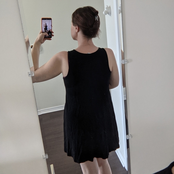 Old Navy Swing Tank Dress in Black- Petite - Picture 5 of 5